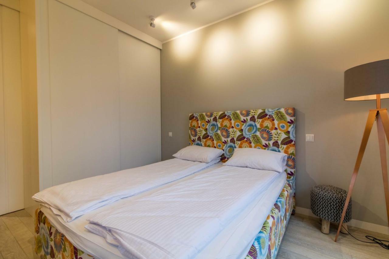 Nadmorski Dwor Wood Apartment Gdańsk Exteriör bild